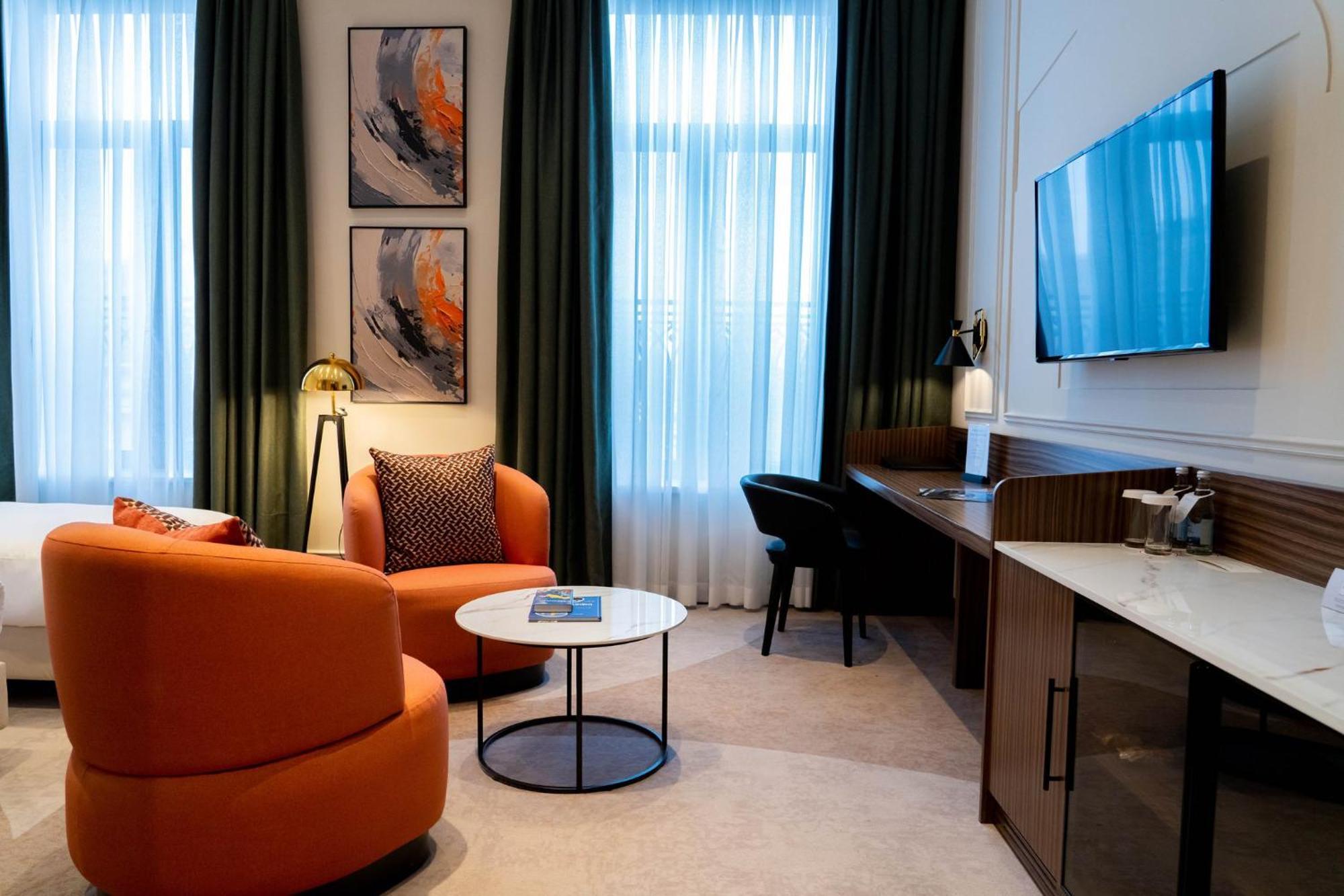 מלון Crowne Plaza Tashkent By Ihg מראה חיצוני תמונה